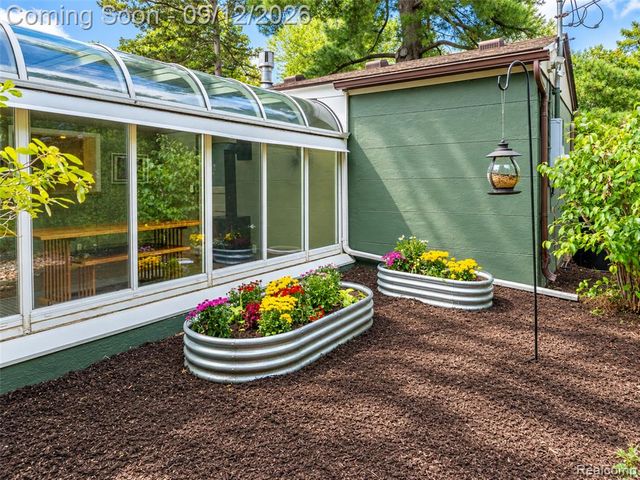 2036 Delafield Drive, Ann Arbor, MI 48105