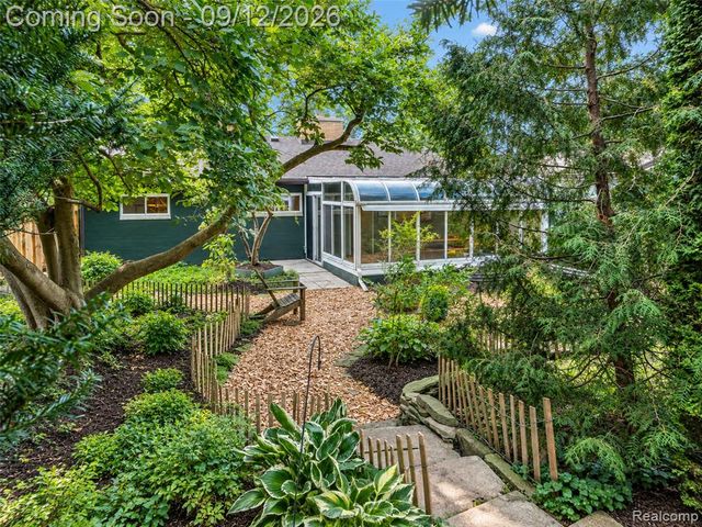 2036 Delafield Drive, Ann Arbor, MI 48105