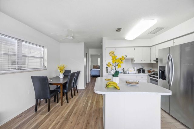 525 MANATEE COURT 10, Venice, FL 34285