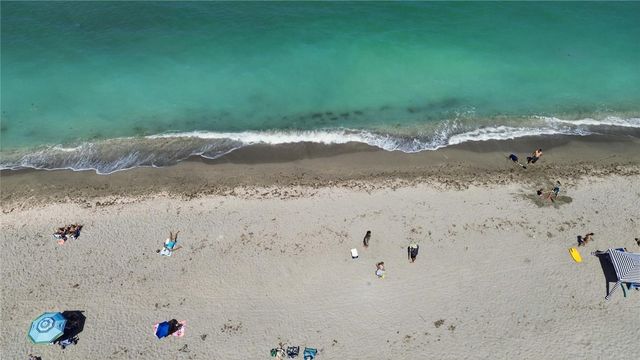 525 MANATEE COURT 10, Venice, FL 34285