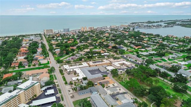 525 MANATEE COURT 10, Venice, FL 34285
