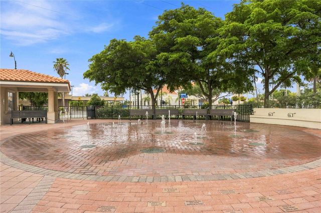 525 MANATEE COURT 10, Venice, FL 34285