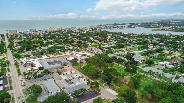 525 MANATEE COURT 10, Venice, FL 34285