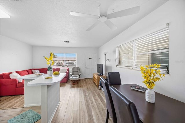 525 MANATEE COURT 10, Venice, FL 34285