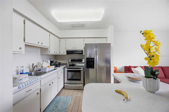 525 MANATEE COURT 10, Venice, FL 34285