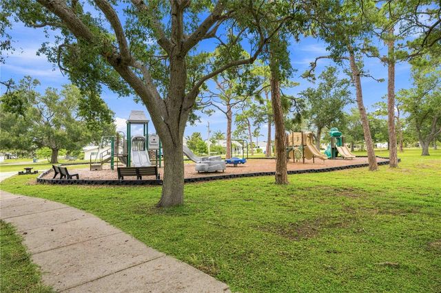 525 MANATEE COURT 10, Venice, FL 34285