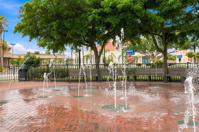 525 MANATEE COURT 10, Venice, FL 34285