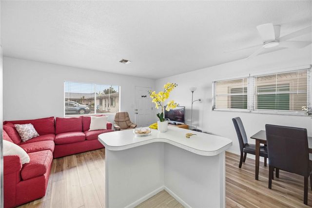 525 MANATEE COURT 10, Venice, FL 34285