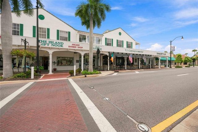 525 MANATEE COURT 10, Venice, FL 34285