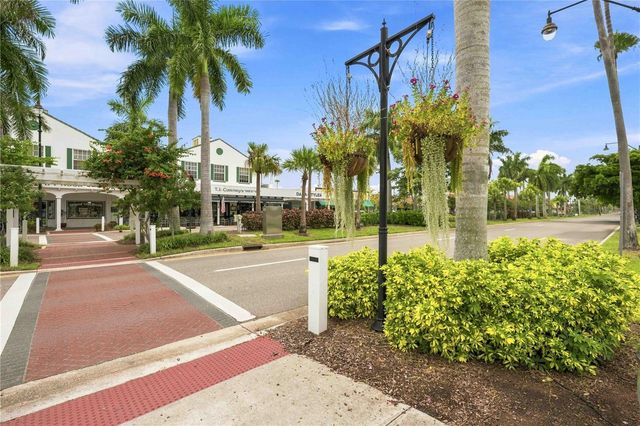 525 MANATEE COURT 10, Venice, FL 34285