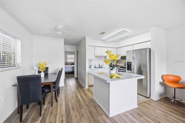 525 MANATEE COURT 10, Venice, FL 34285