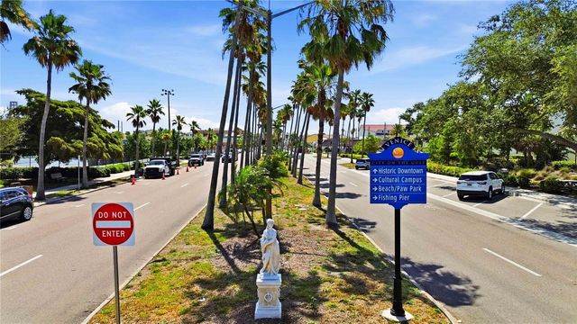 525 MANATEE COURT 10, Venice, FL 34285