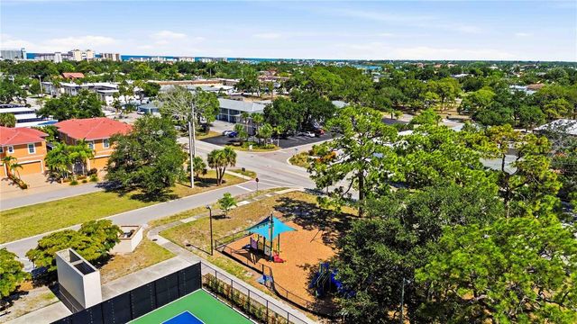 525 MANATEE COURT 10, Venice, FL 34285