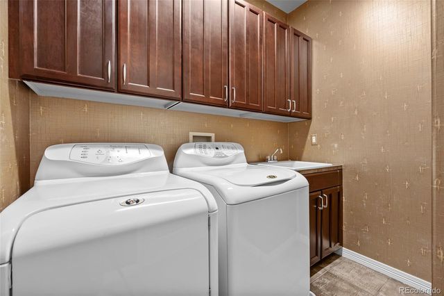 11869 E Maplewood Avenue, Englewood, CO 80111