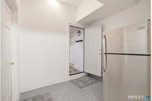 18 West Haviland Lane B, Stamford, CT 06903
