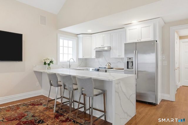 18 West Haviland Lane B, Stamford, CT 06903