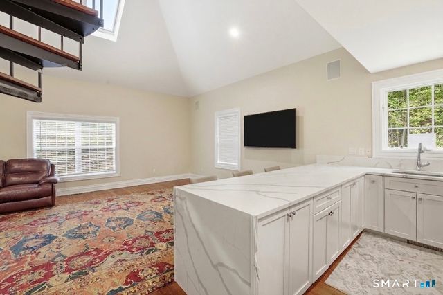 18 West Haviland Lane B, Stamford, CT 06903