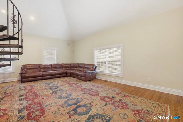 18 West Haviland Lane B, Stamford, CT 06903