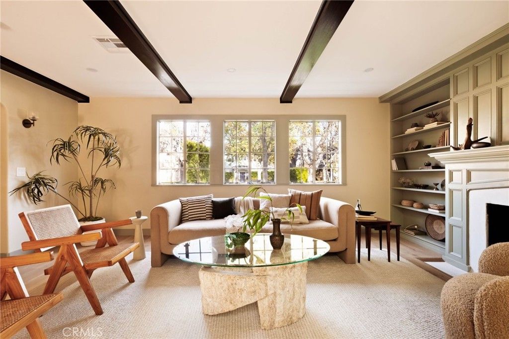 Image 10 of property listing at 507 S Norton Avenue, Los Angeles, CA 90020