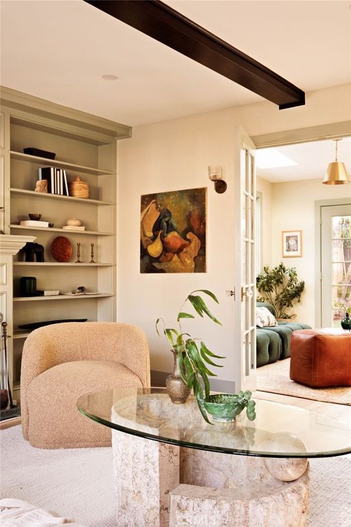 Image 12 of property listing at 507 S Norton Avenue, Los Angeles, CA 90020