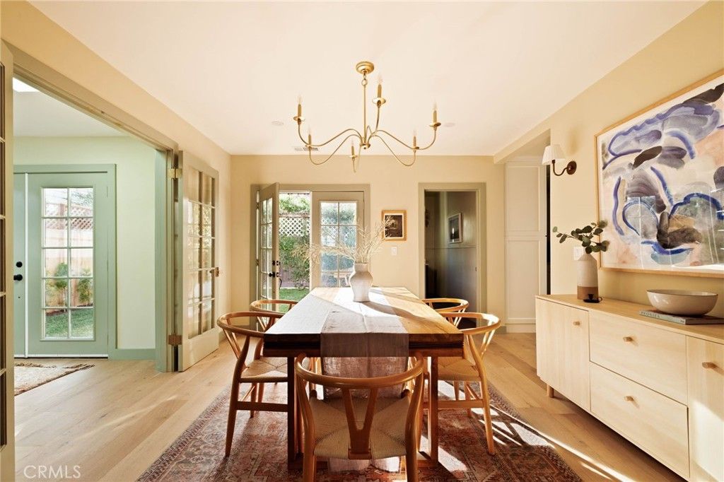 Image 16 of property listing at 507 S Norton Avenue, Los Angeles, CA 90020