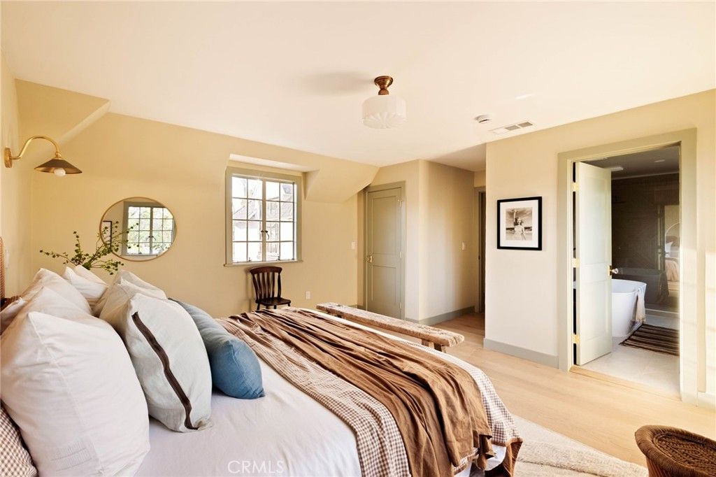 Image 30 of property listing at 507 S Norton Avenue, Los Angeles, CA 90020