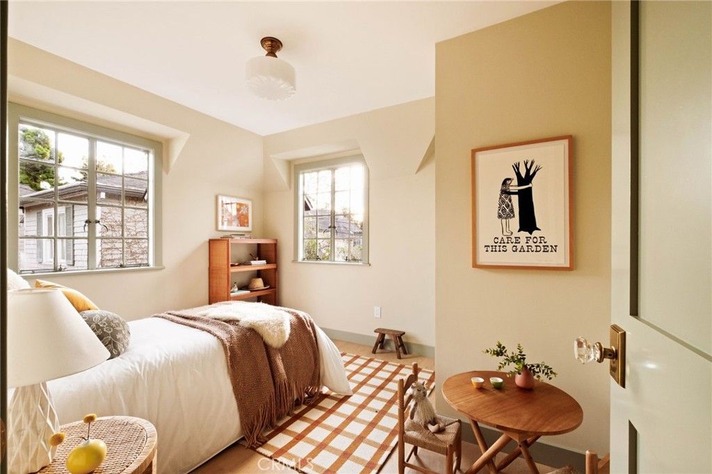 Image 35 of property listing at 507 S Norton Avenue, Los Angeles, CA 90020