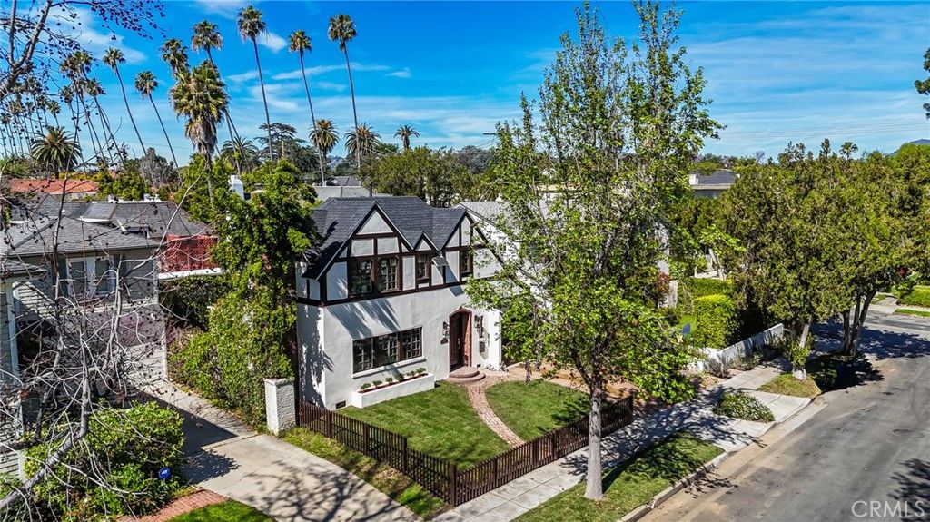 Image 60 of property listing at 507 S Norton Avenue, Los Angeles, CA 90020