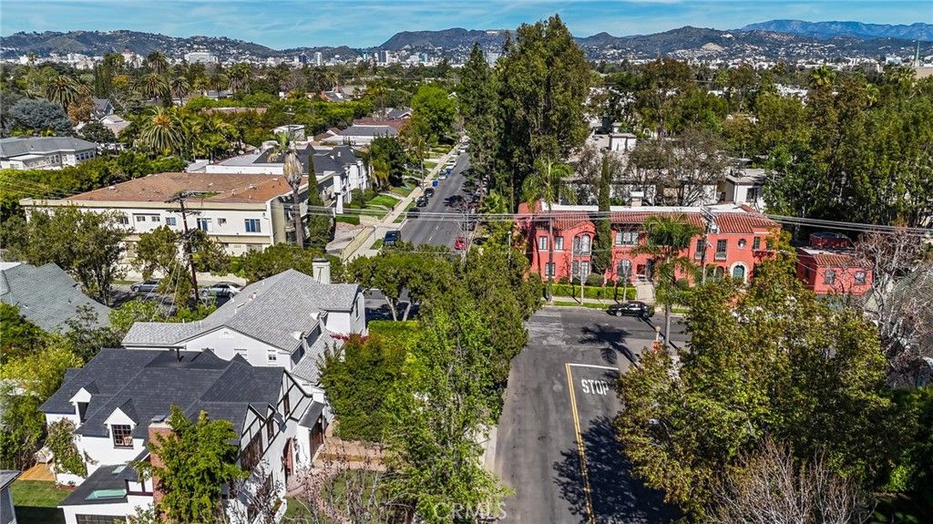 Image 61 of property listing at 507 S Norton Avenue, Los Angeles, CA 90020