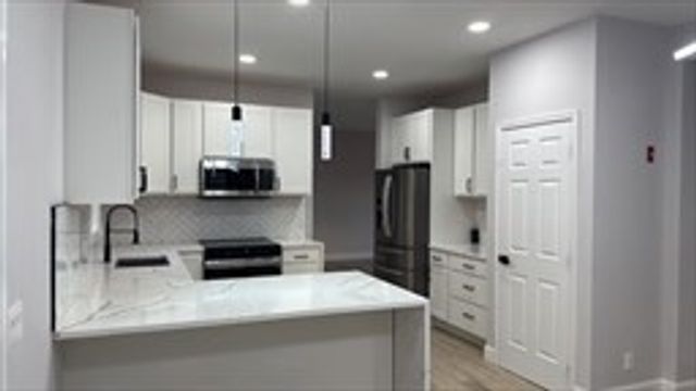 405 Granite St, Worcester, MA 01607