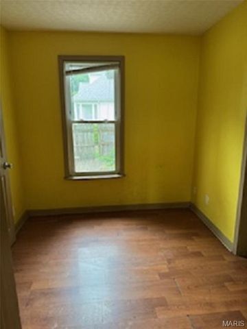 319 S Saint Clair Street, Lebanon, IL 62254