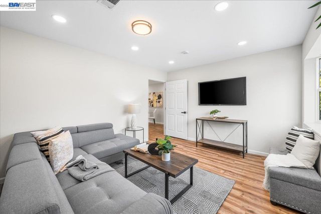 42077 Miranda St, Fremont, CA 94539