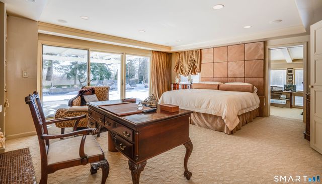 33 Mountain Farms Road, West Hartford, CT 06117