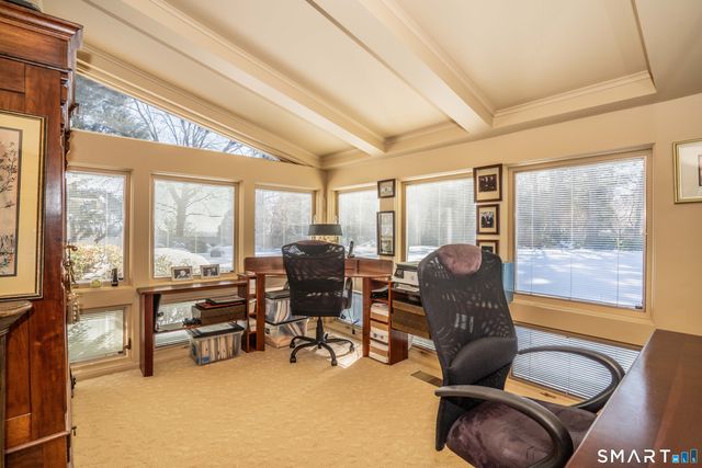 33 Mountain Farms Road, West Hartford, CT 06117