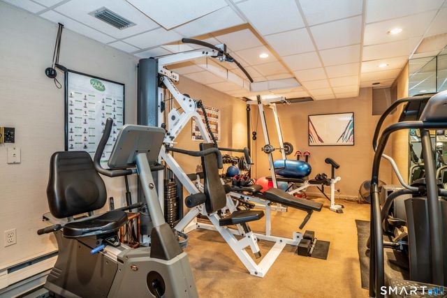 33 Mountain Farms Road, West Hartford, CT 06117