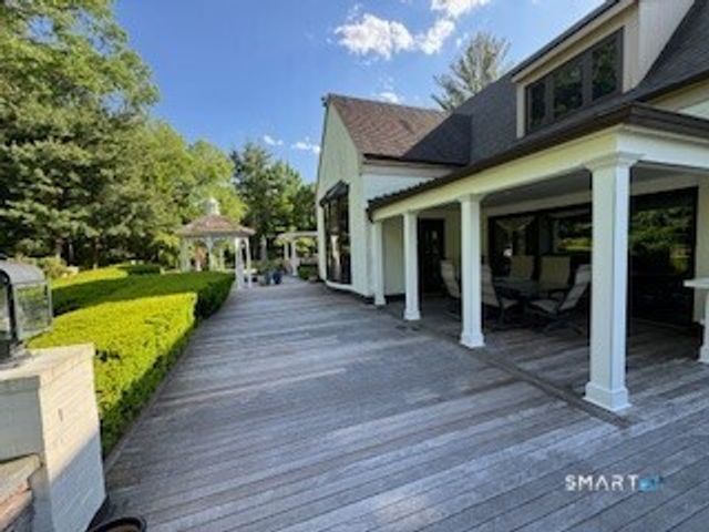 33 Mountain Farms Road, West Hartford, CT 06117