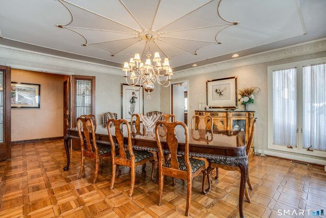 33 Mountain Farms Road, West Hartford, CT 06117