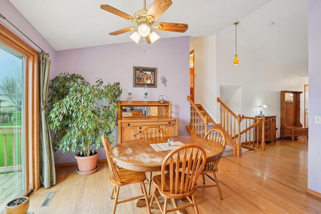 316 Burl Oak Drive, Deforest, WI 53532