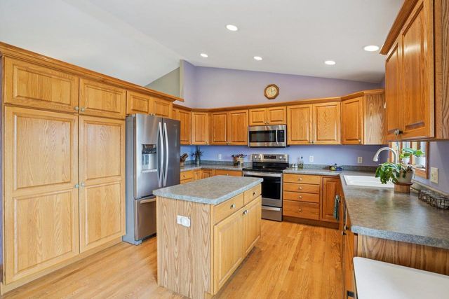 316 Burl Oak Drive, Deforest, WI 53532