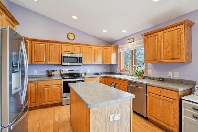 316 Burl Oak Drive, Deforest, WI 53532