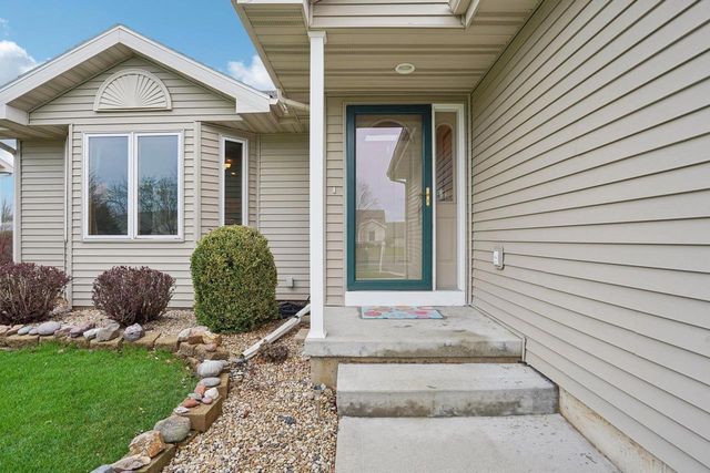 316 Burl Oak Drive, Deforest, WI 53532
