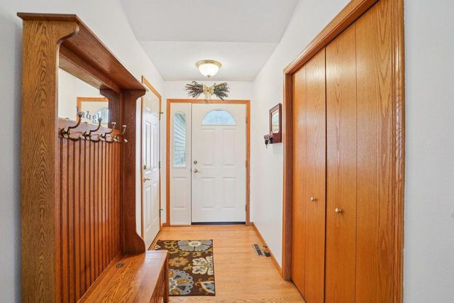 316 Burl Oak Drive, Deforest, WI 53532