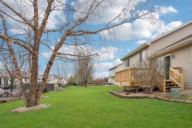 316 Burl Oak Drive, Deforest, WI 53532