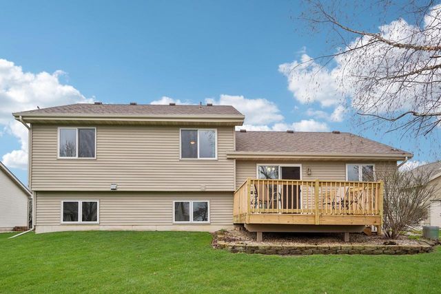 316 Burl Oak Drive, Deforest, WI 53532