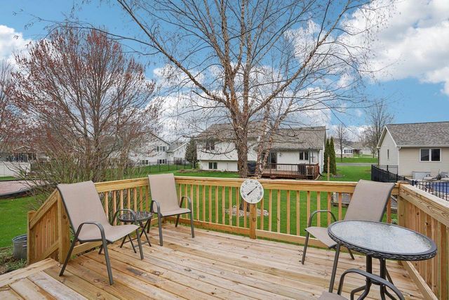 316 Burl Oak Drive, Deforest, WI 53532
