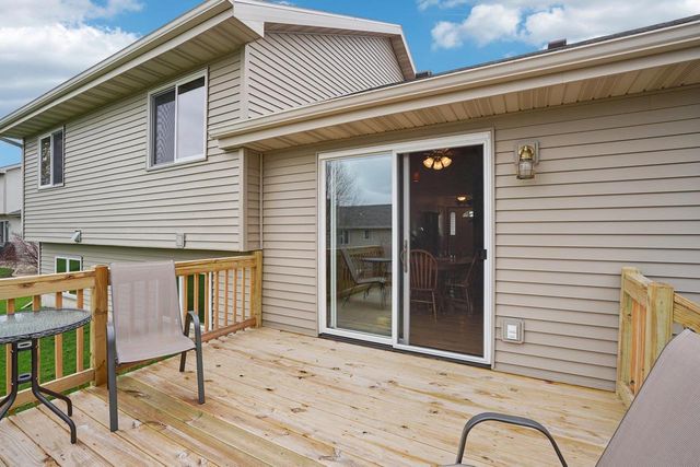 316 Burl Oak Drive, Deforest, WI 53532
