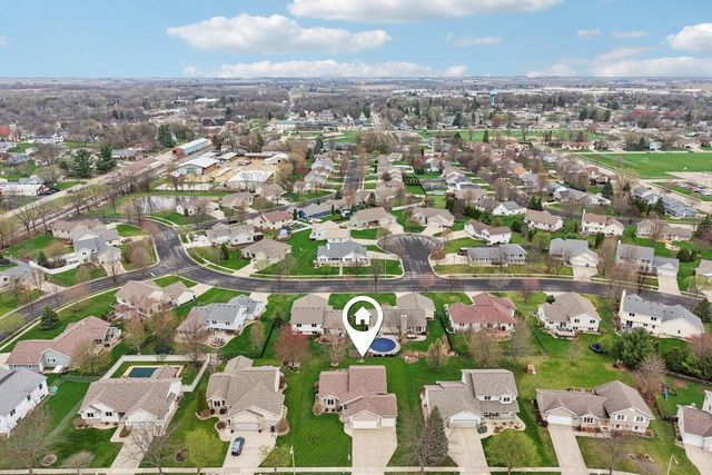 316 Burl Oak Drive, Deforest, WI 53532