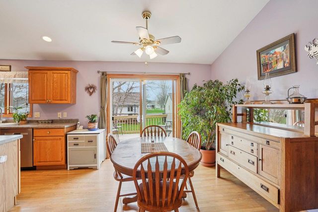 316 Burl Oak Drive, Deforest, WI 53532