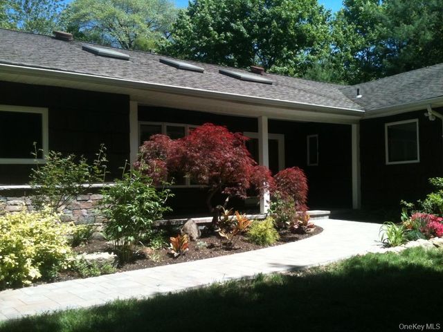 5 Mannetto Hill Road, Huntington, NY 11743