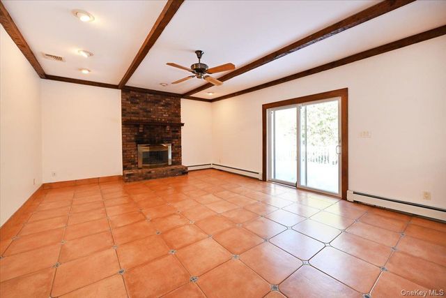 5 Mannetto Hill Road, Huntington, NY 11743